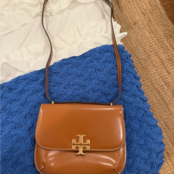 Tory Burch Handbags - Tory Burch “Eleanor Slim Saddle Bag”